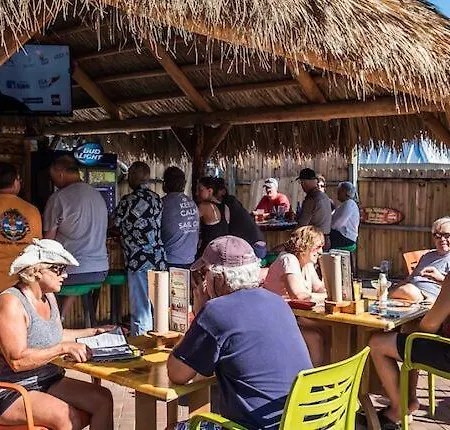 The Village Breeze I - Heated Pool, Beaches, Daiquiris, Seafood, White-Sand!